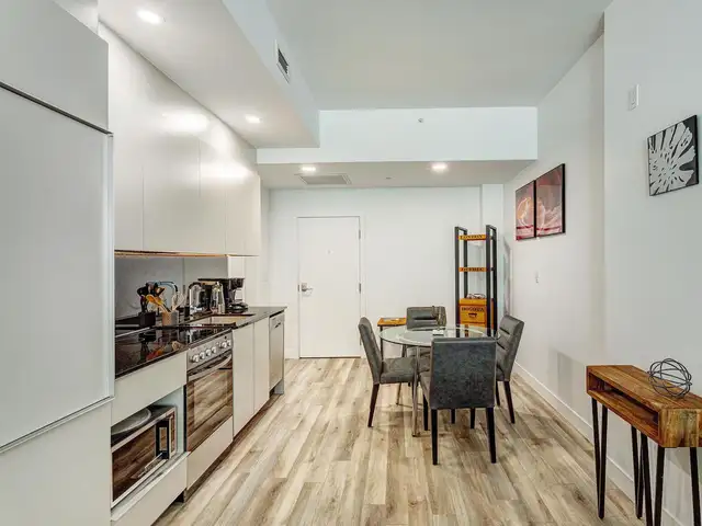 Luxury 1BR in Montreal | All inclusive | Shor-Term Rental - Photo 12