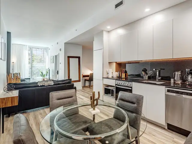 Luxury 1BR in Montreal | All inclusive | Shor-Term Rental - Photo 15
