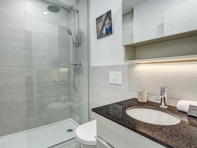 Luxury 1BR in Montreal | All inclusive | Shor-Term Rental - Photo 19
