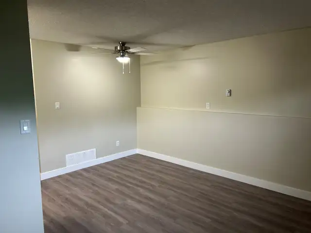 2-BEDROOM COZY • QUIET • PET-FRIENDLY - Photo 2