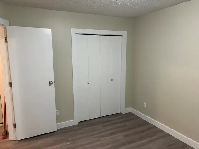 2-BEDROOM COZY • QUIET • PET-FRIENDLY - Photo 4