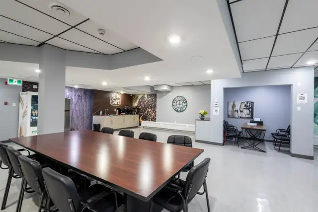 Luxury 2 BR Suite in Regina | Fully Furnished | Flexible lease - Photo 10