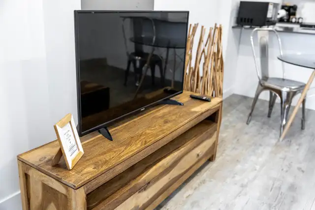 Luxury 2 BR Suite in Regina | Fully Furnished | Flexible lease - Photo 18