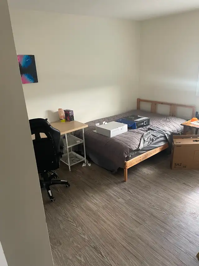 3 Bed 1.5 Bath Apartment in Grant Park Available May 4! - Photo 8