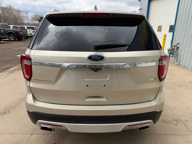2017 Ford Explorer Platinum - Photo 16