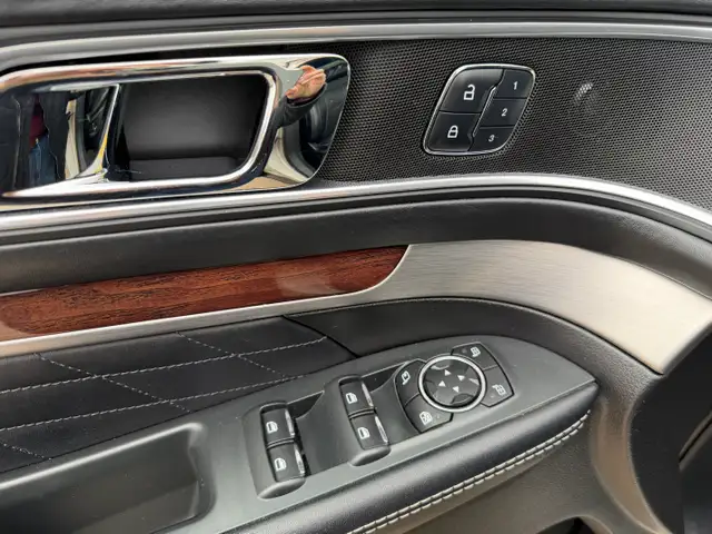 2017 Ford Explorer Platinum - Photo 23