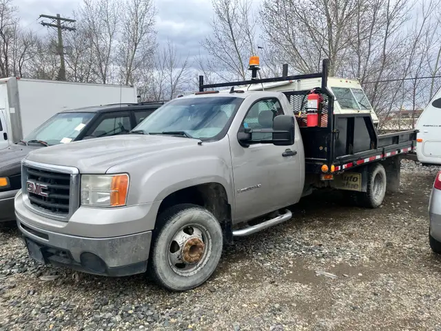 2009 GMC Sierra 3500 Flat deck Work truck ~ SAFETIED