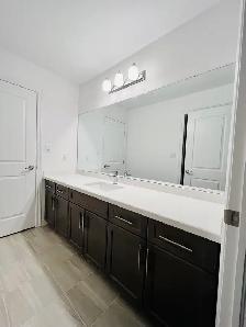 Furnished room with private bathroom for rent - Photo 8