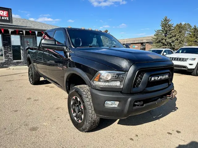 2017 RAM 2500 POWER WAGON – 6.4L HEMI V8 – 4X4 – CREW CAB - Photo 4
