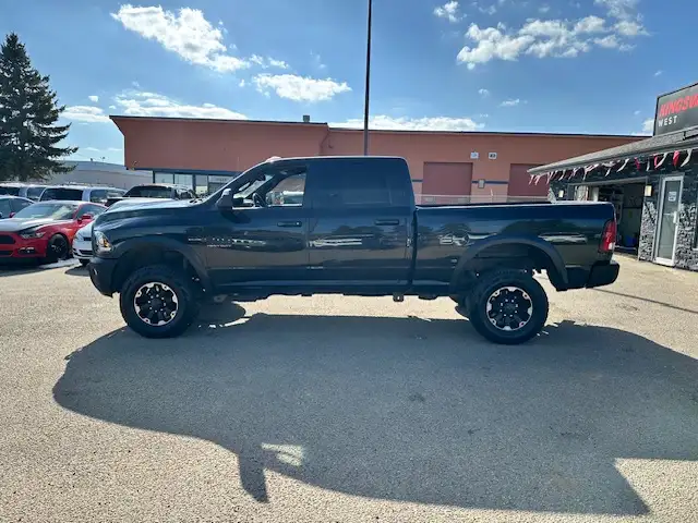 2017 RAM 2500 POWER WAGON – 6.4L HEMI V8 – 4X4 – CREW CAB - Photo 9