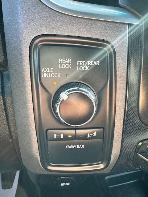 2017 RAM 2500 POWER WAGON – 6.4L HEMI V8 – 4X4 – CREW CAB - Photo 19