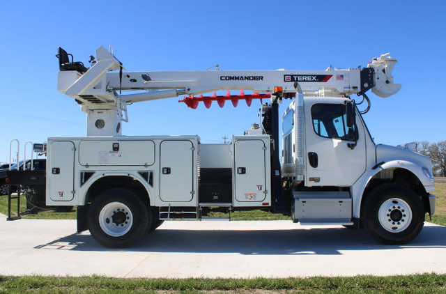 2025 Freightliner M2 Terex Commander 4047 Digger Derrick - Photo 3