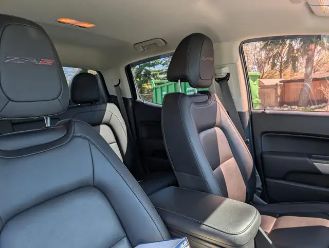 2019 Chevrolet Colorado 4WD ZR2, 1 owner, dealer serviced, clean - Photo 11