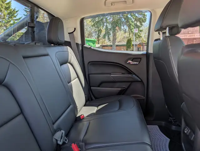 2019 Chevrolet Colorado 4WD ZR2, 1 owner, dealer serviced, clean - Photo 12