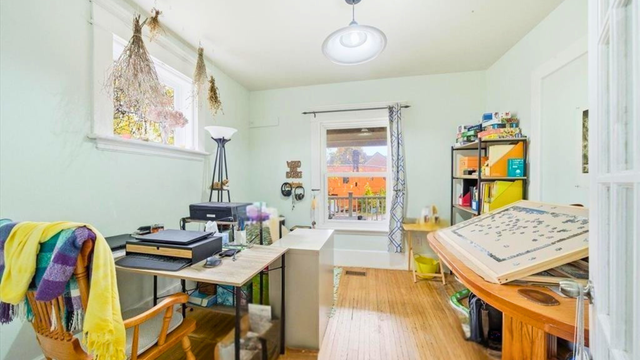 TRENT STUDENTS-LOCK THIS IN NOW❗️3 Bdrm  Steps To Bus  Downtown! - Photo 2