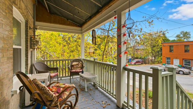 TRENT STUDENTS-LOCK THIS IN NOW❗️3 Bdrm  Steps To Bus  Downtown! - Photo 7