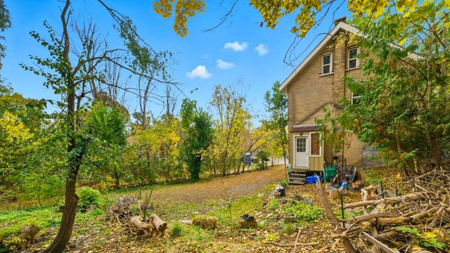 TRENT STUDENTS-LOCK THIS IN NOW❗️3 Bdrm  Steps To Bus  Downtown! - Photo 10