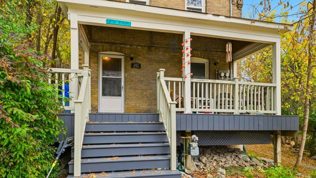 TRENT STUDENTS-LOCK THIS IN NOW❗️3 Bdrm  Steps To Bus  Downtown! - Photo 11