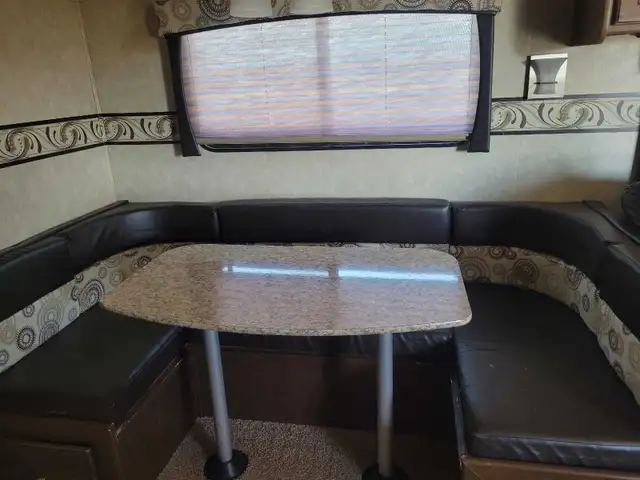 2012 Cruiser Rv Enterra 303BHS model - Photo 5