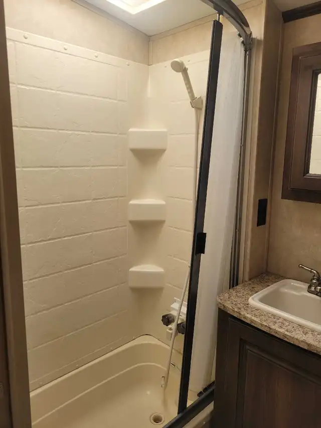 2012 Cruiser Rv Enterra 303BHS model - Photo 6