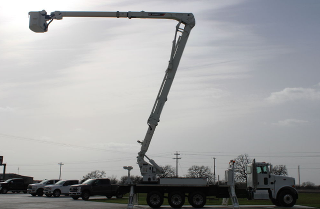 2016 Peterbilt 365 Terex TM125 Bucket Truck - Photo 4