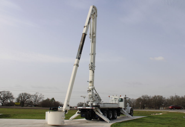 2016 Peterbilt 365 Terex TM125 Bucket Truck - Photo 5