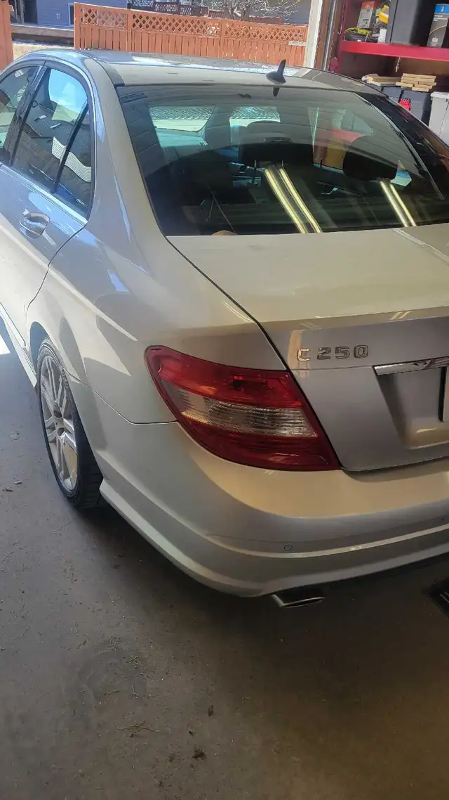 2011 Mercedes C250 - Photo 3