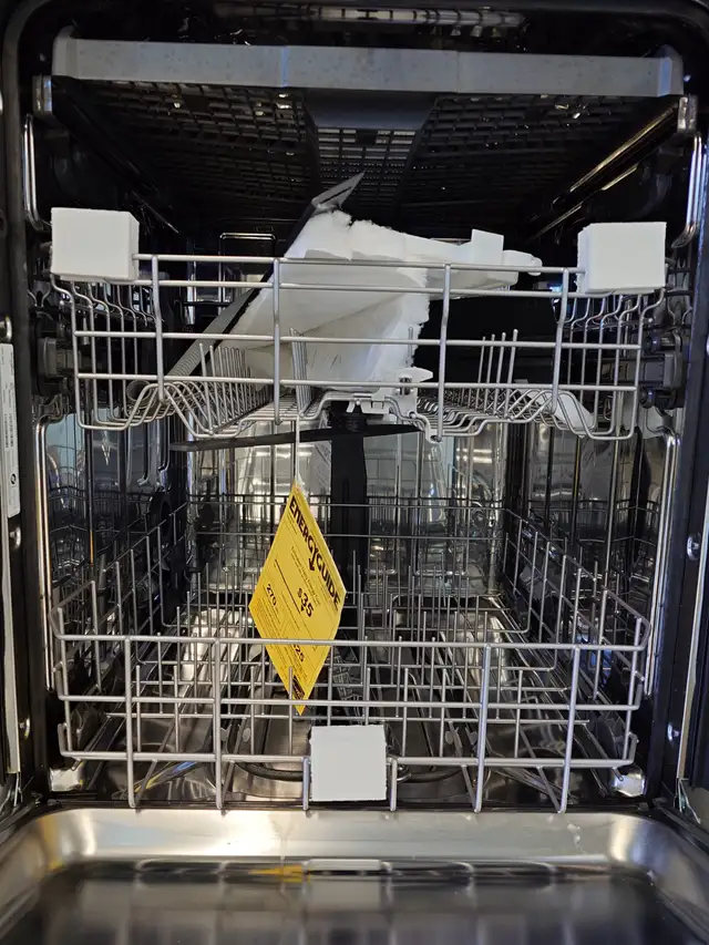 Whirlpool '24' Stainless Steel Dishwasher on Sale‼️ - Photo 5