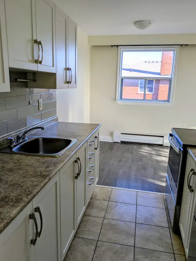 100 BROWNS LINE, 2 Bedroom for Rent - Photo 4