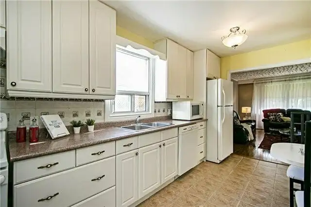 Cheap Weekly Room for Rent Available Immediately – $200/Week - Photo 2