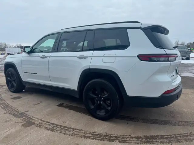 2023 JEEP GRAND CHEROKEE L LAREDO ALTITUDE - Photo 4