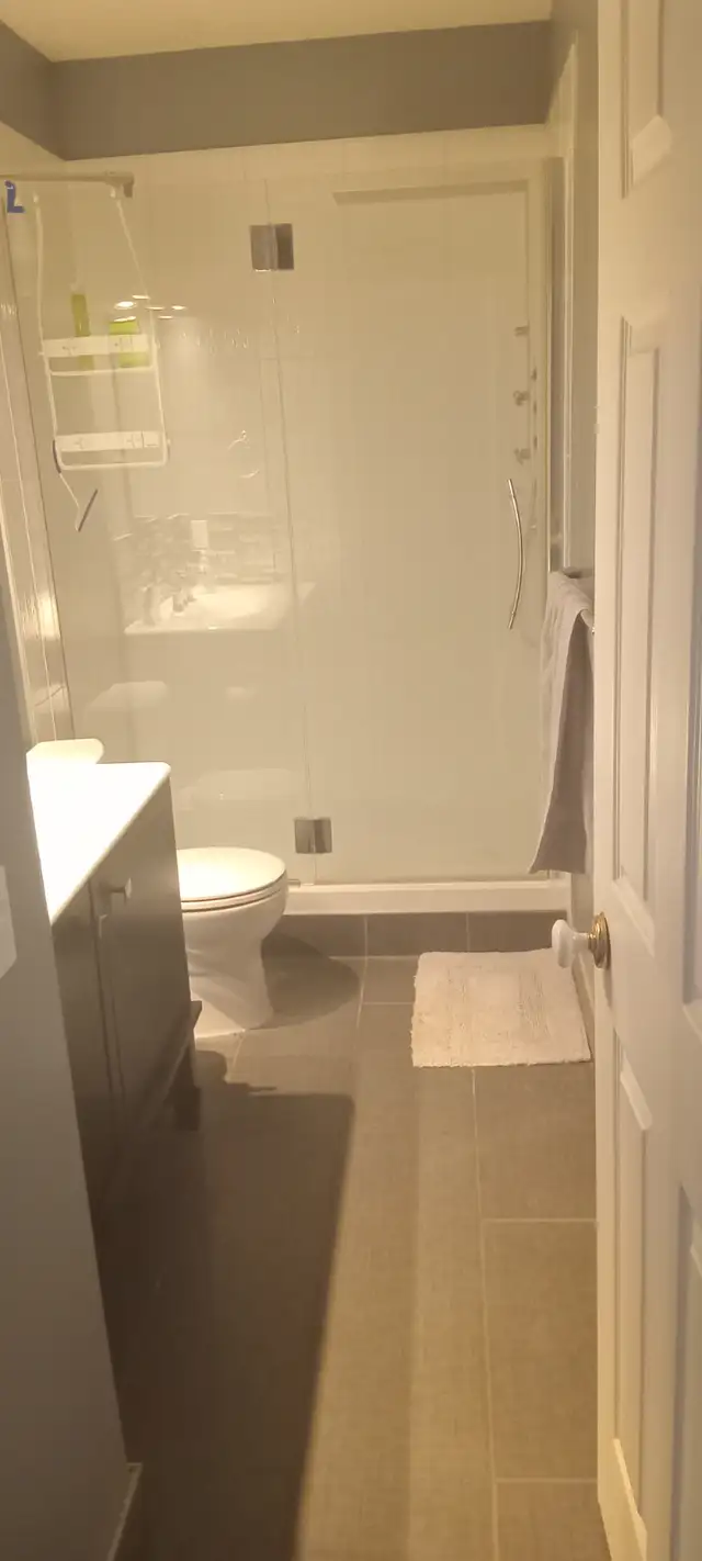 Basement Suite | Access to High End Kitchen | All Inclusive - Photo 2