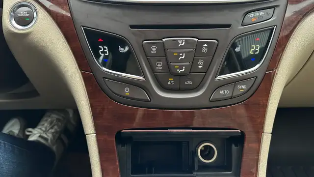 2015 Buick Regal Premium I - Photo 18