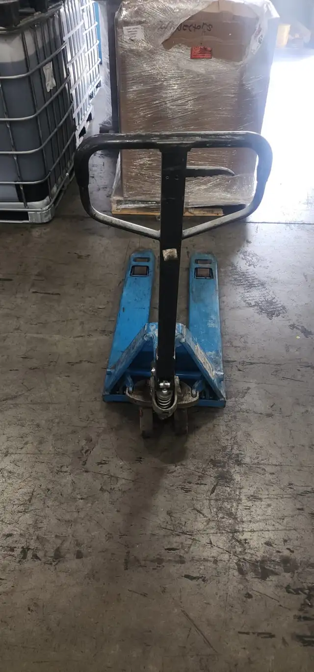 Pump Truck - Excellent condition - Photo 3