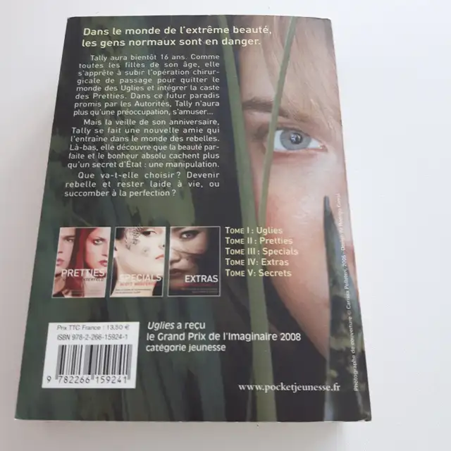 ROMAN FRANCAIS ADO, UGLIES DE SCOTT WESTERFELD, 432 PAGES $5.00 - Photo 2