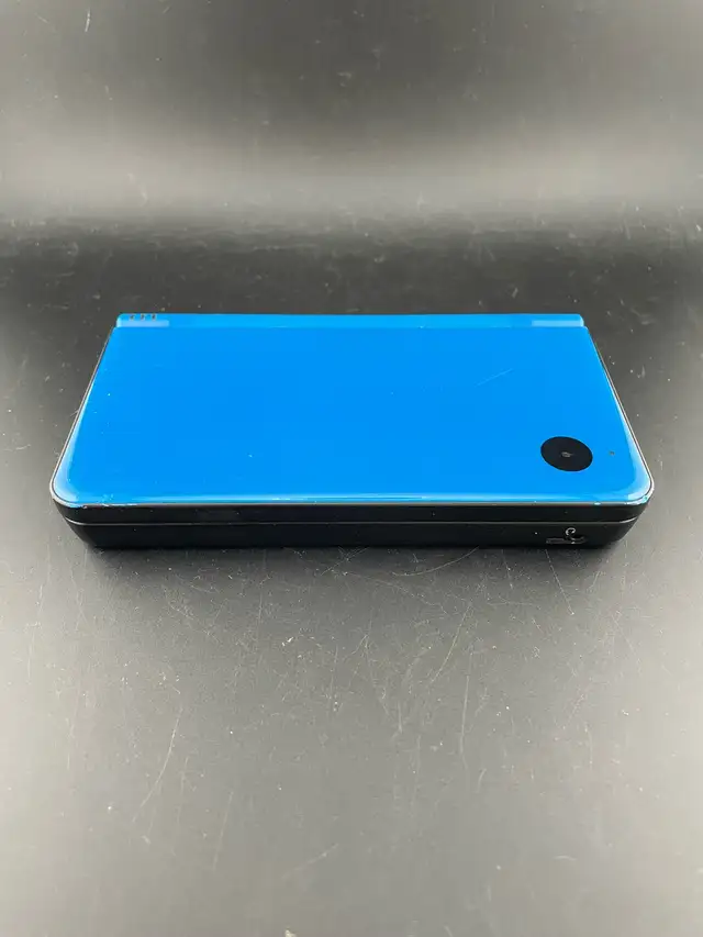 Blue Nintendo DSi XL