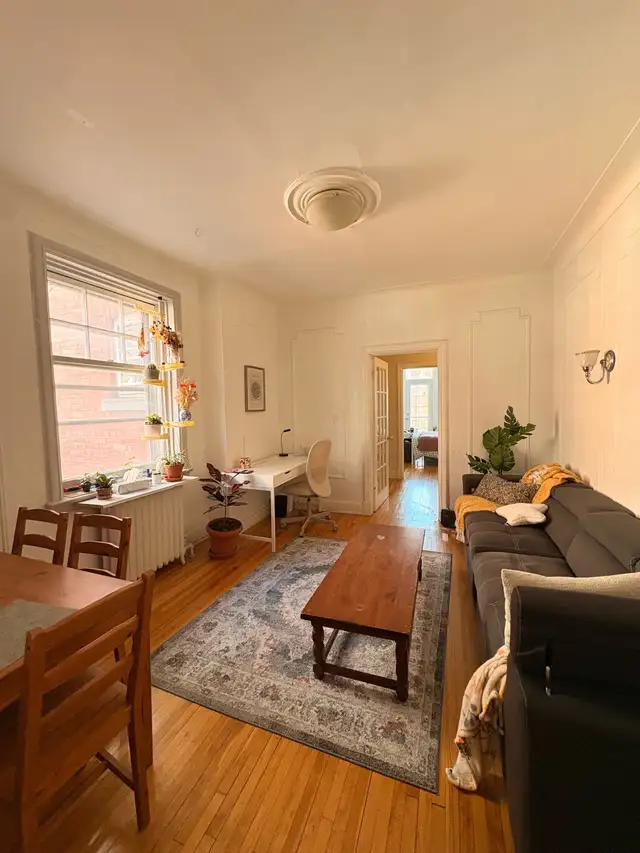 Beautiful 3 bedrooms apartment in Outremont - Photo 2