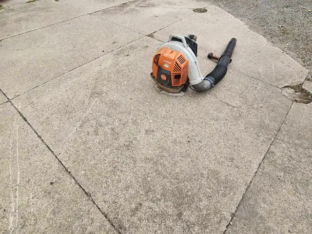 Stihl 800 X back back leaf blower works great - Photo 2