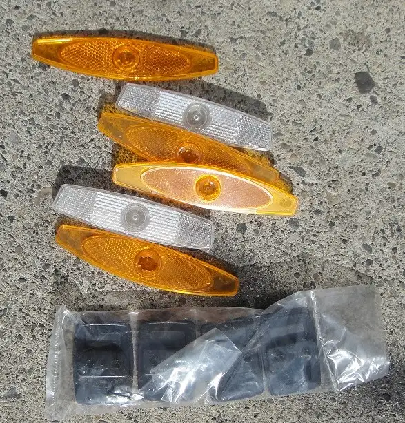 ASSORTED SET OF BIKE REFLECTORS - Photo 2