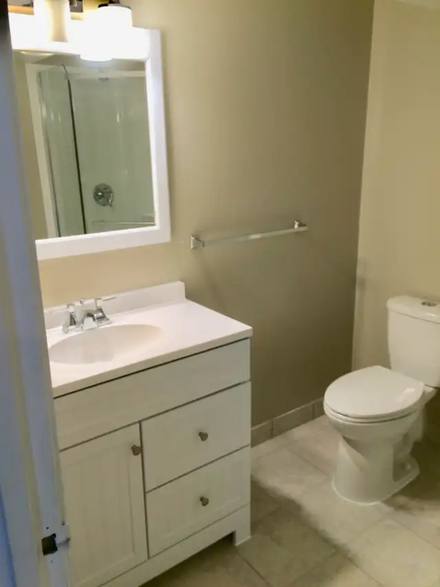 Female Student House With 1 Bedroom Available For Rent - Thorold - Photo 3