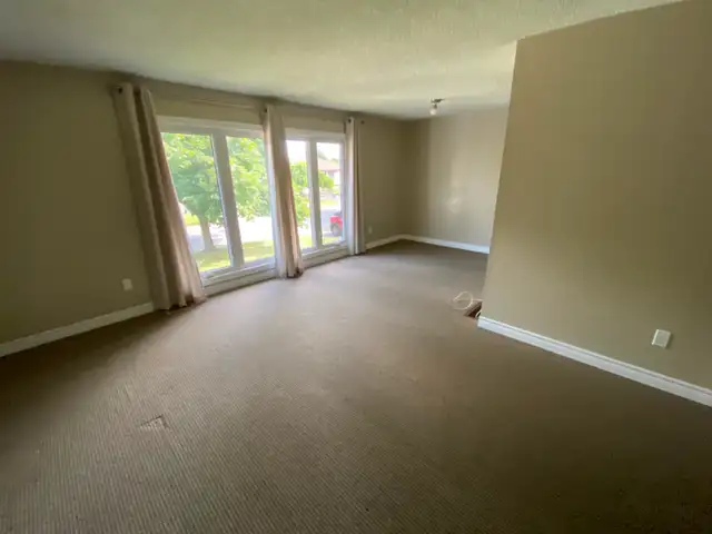 Female Student House With 1 Bedroom Available For Rent - Thorold - Photo 5