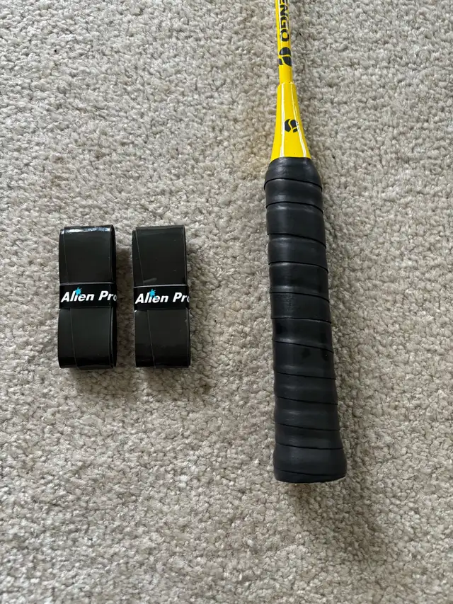 Artengo 700P Badminton Racket with case - Photo 3