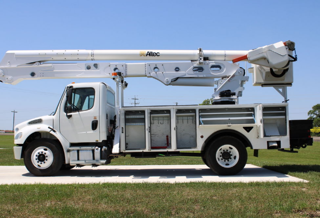 2016 Freightliner M2-106 Altec AN55-E0C Bucket Truck - Photo 3