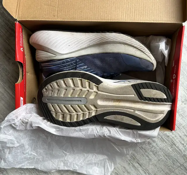 Womans Running Shoes - Photo 2