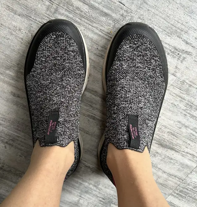 Womans Running Shoes - Photo 4