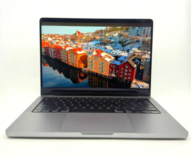 Apple MacBook Pro 14' 2021 M1 Pro 32GB RAM 512GB SSD - $1299
