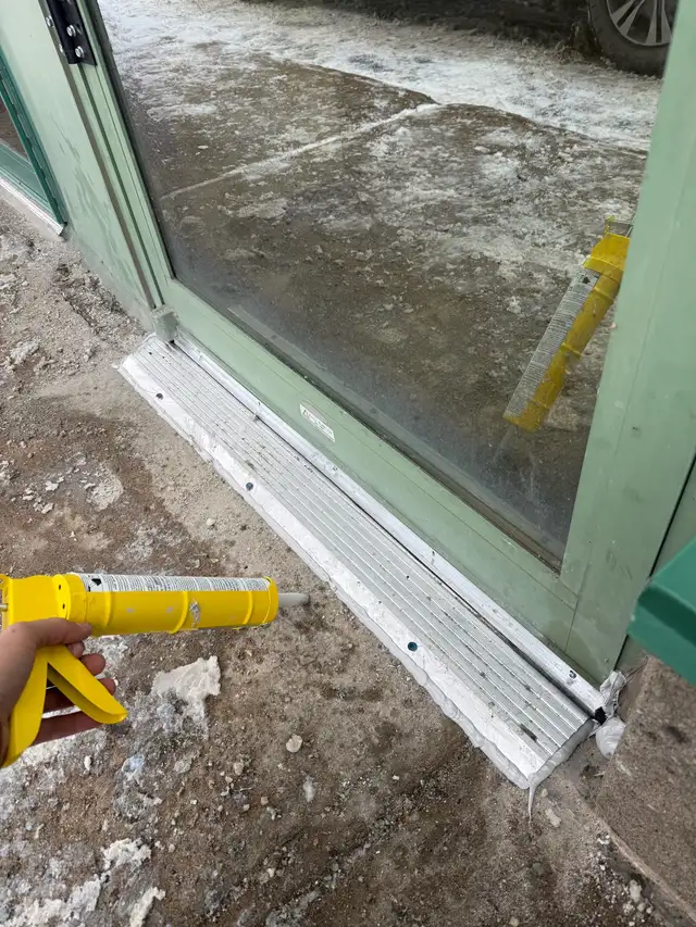 Réparation fenêtre & porte ( résidentielle & commercial) - Photo 2