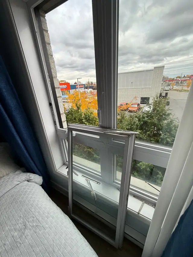 Réparation fenêtre & porte ( résidentielle & commercial) - Photo 4