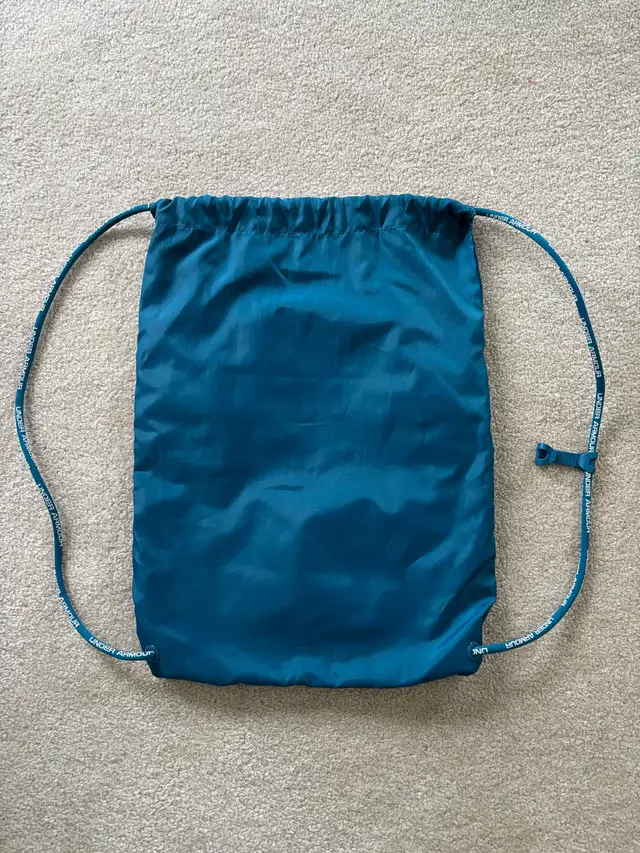 Under Armour 20L gym/sport bag / Sackpack - Photo 2