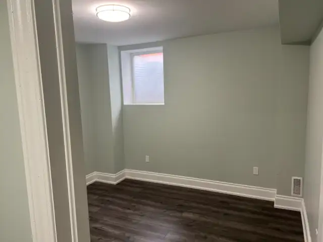 Oakville Newly Reno Basement Apt- Dundas & Trafalgar - Photo 9